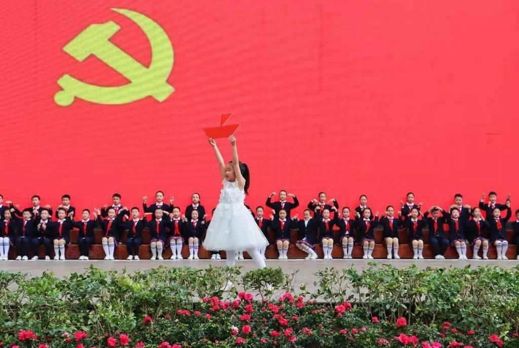 WPC无线充电联盟2023年10月份通过Qi认证产品，多功能无线充电设备前景可观
